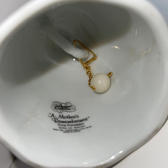 Vintage Porcelain Bell Designers Collection a Mother Remembrance. - Picture 2 of 3